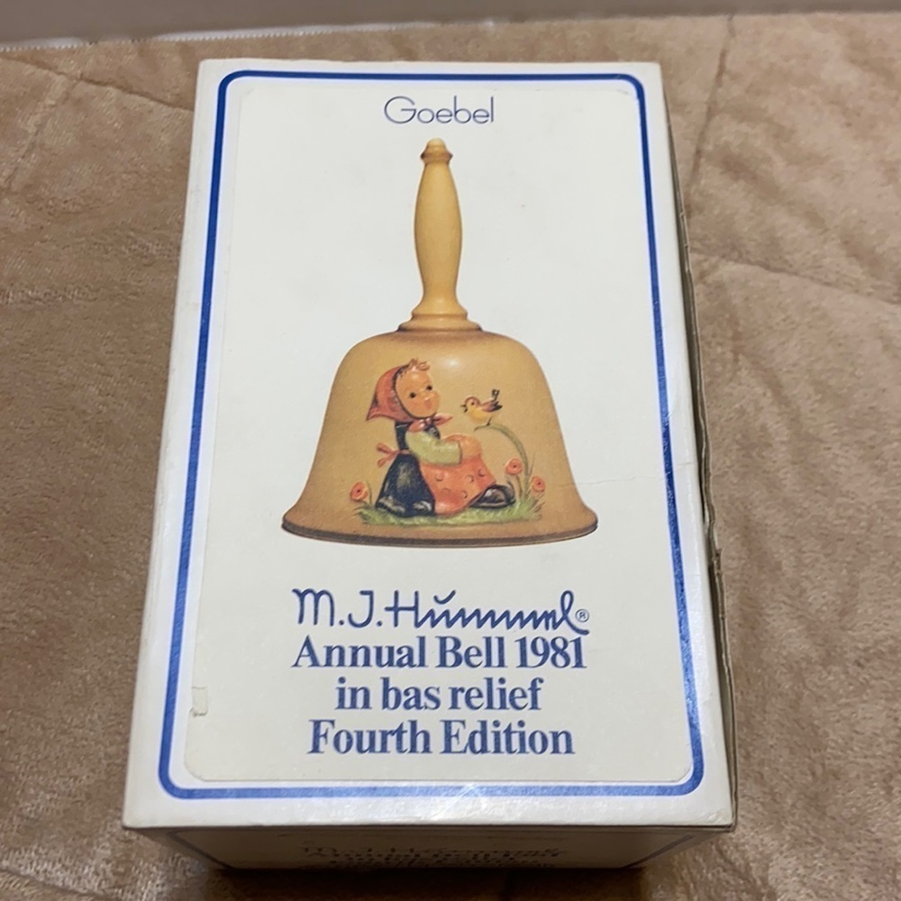 Hummel 1981 “In Tune” Annual Bell - Picture 6 of 10